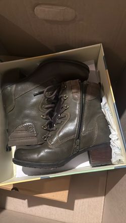 Green boots 7