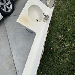Free Countertop & Sink