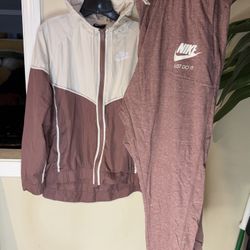 Nike Sportswear Women’s Windrunner Set 