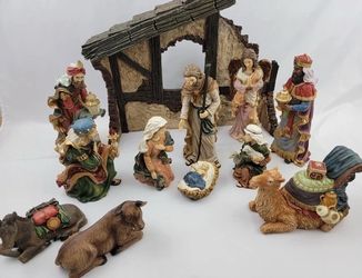 Kirkland Nativity Scene Set with Stable and Figurines
