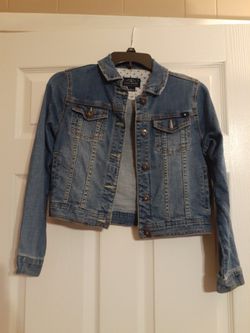 Girls "Lucky" Brand Blue Denim Jacket Girls  Size Large. Rarely Worn. Good Condition.  Must be Picked Up.