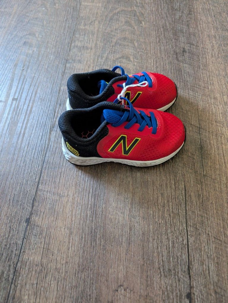 Size 6C New Balance Shoes-like new