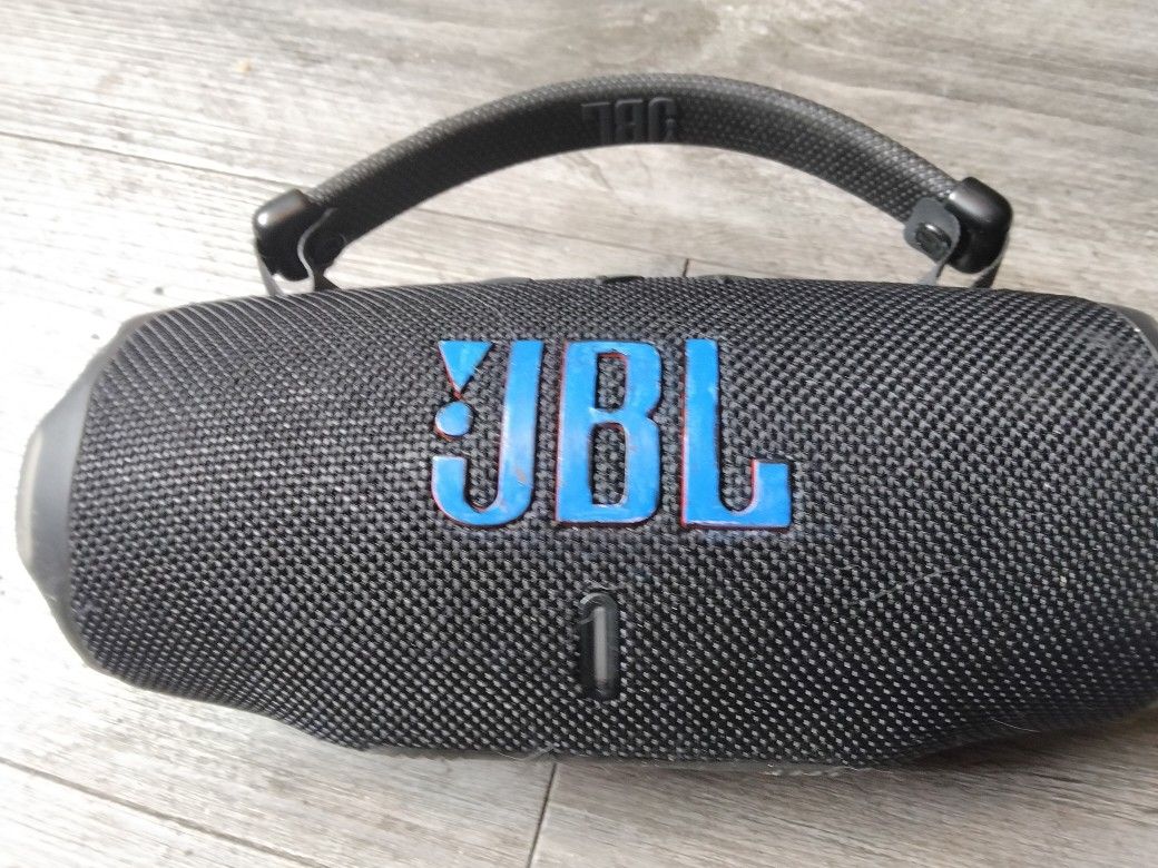 JBL CHARGE 6