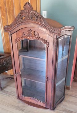 Victorian Revival French Rococo-style  curio cabinet