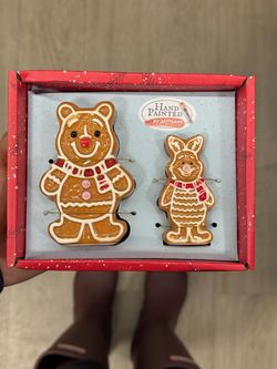 Disney Gingerbread Christmas Winnie The Pooh Piglet Salt Pepper Shakers NEW