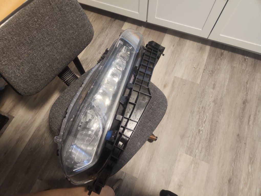 2018 Honda Accord Driver Side Headlight 