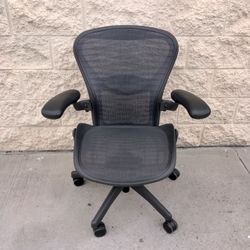 Herman Miller Aron tip B $ 400