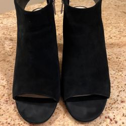 Vince Camuto Sandals Block Heels Black Suede Zipper Closure Size 7.5
