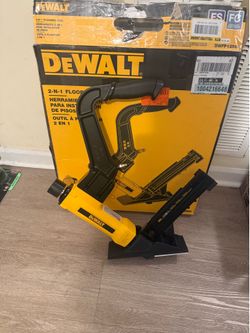 Dewalt 2 in 1 flooring tool