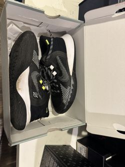 KYRIE FLYTRAP ( Basketball Shoes)
