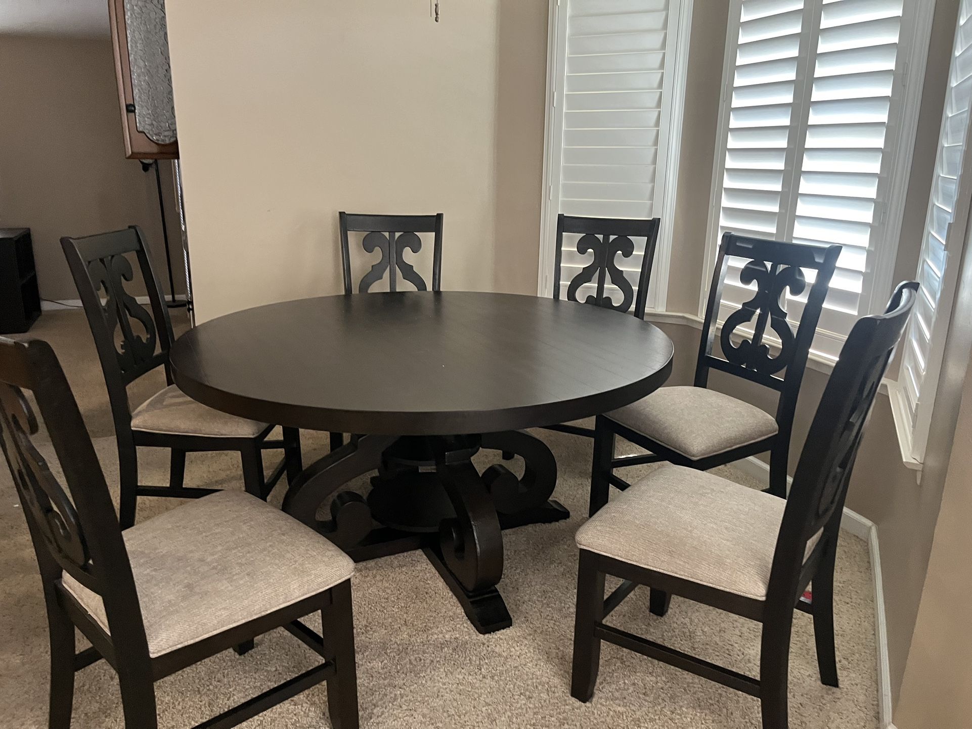 Round Dining Table And 6 Chairs