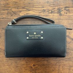 Beautiful Kate Spade Wristlet Wallet