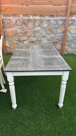 White and grey farmhouse table 50 bucks or best offer