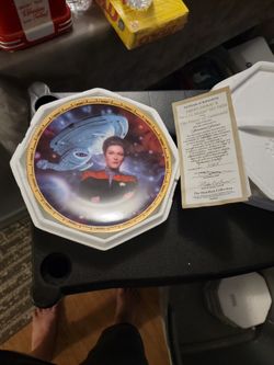 Star Trek Captain Janeway With Certificate