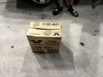 5W-20 Valvoline motor oil