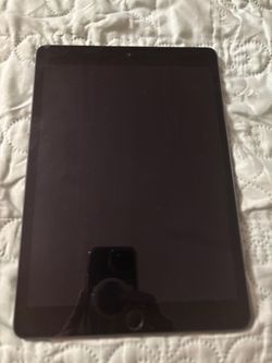 Ipad bundle (2 ipads)