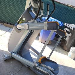Precor Amti Commercial ELLIPTICAL 