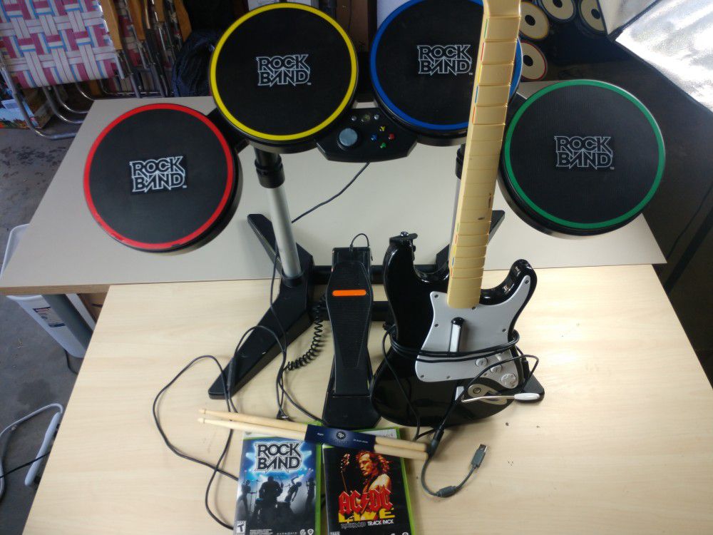 Rockband Stratocaster Guitar and Drum Set and 2 Rockband Games Guitar Hero Xbox 360