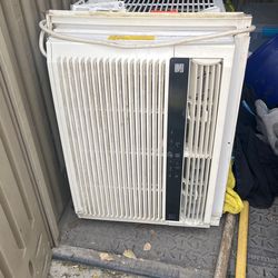 Big Air Conditioner Kenmore Elite 1800W