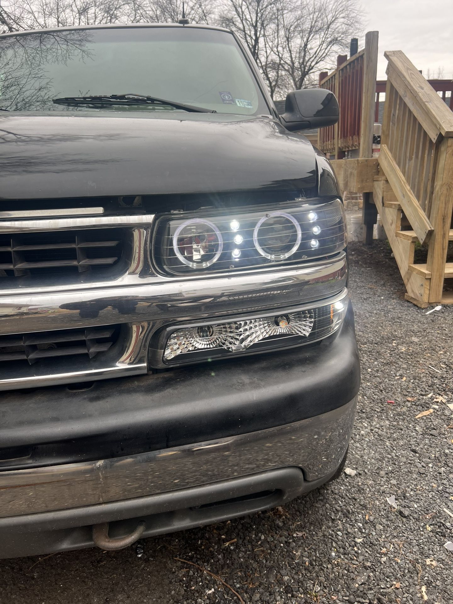 00-06 Suburban Headlights 