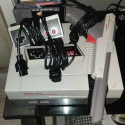 Nintendo NES Entertainment System Bundle