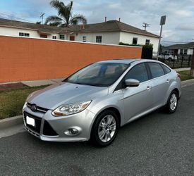 2012 ford focus SEL clean title