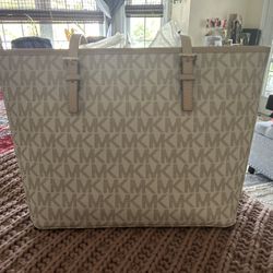 Micheal Kors 