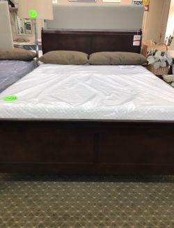 Queen bed and Queen mattress with box