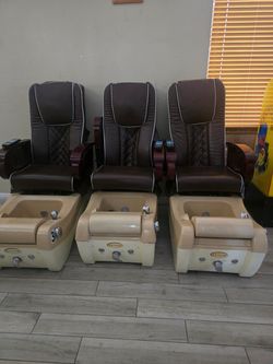 Luxe massage chairs