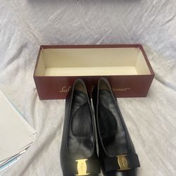 503. Preowned Salvatore Ferragamo Vara  Italy Black Bow Pump Size 8B. $10 Paid Over $100.
