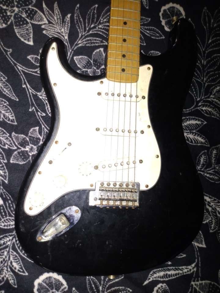 Left Fender Stratocaster -550
