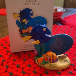 2007 Marlin And Dory Hallmark Ornament