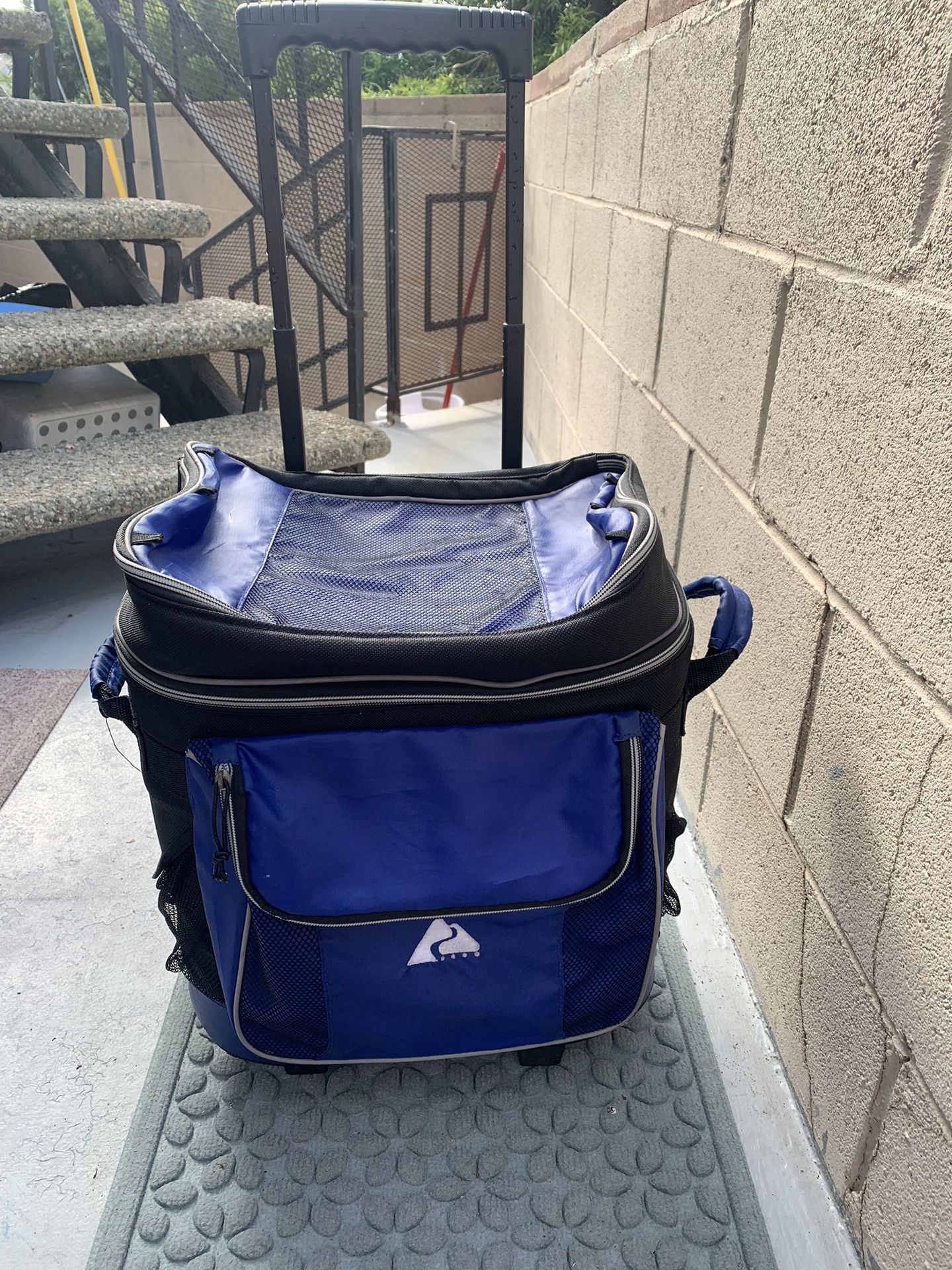 Large Cooler On Rollers Canvas From Oliver. Reduced 