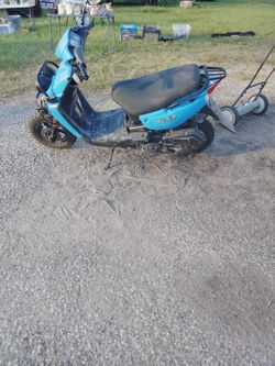 2021 Freedom 150 moped