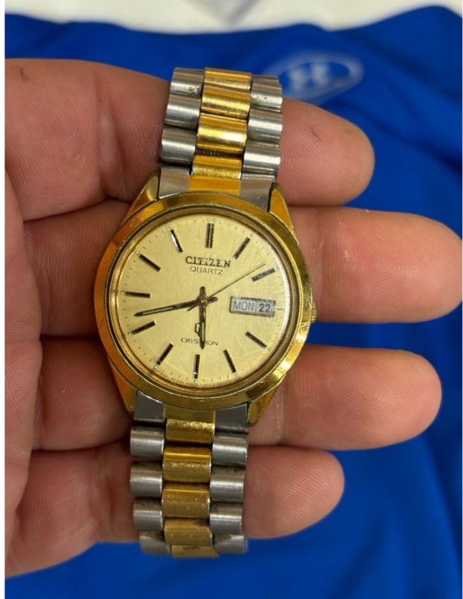 Citizens 44-3743 Chrystron 2-Tone Men’s Watch! New Battery. 
