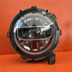 2018 - 2023 Jeep Wrangler Gladiator Right Passenger Side LED Headlight OEM 