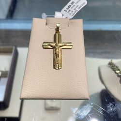 18kt Cross Pendant