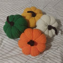 Knitted Pumpkins 