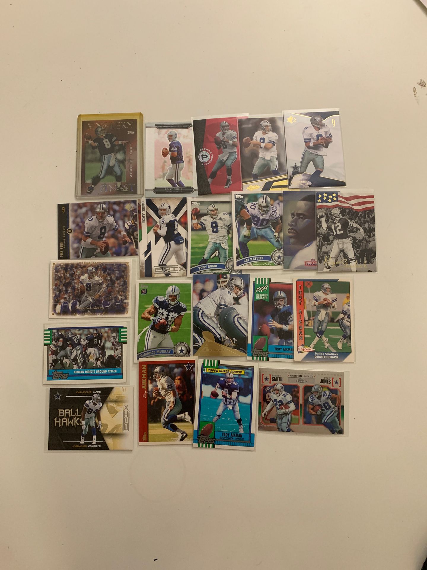20 Dallas Cowboys cards with aikman rookie and refractor