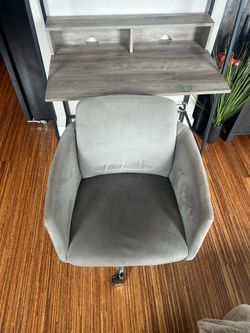 Comfortable desk chair