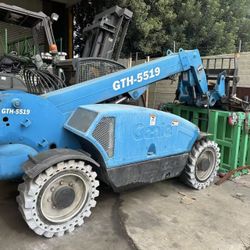 Genie Telehandler 5519 (2203 Hours) $30,000