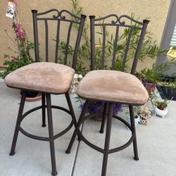 2 Swivel High Chais Or Bar Stools 