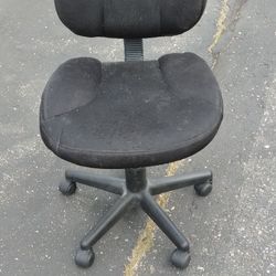 Office Chair With Height Adjuster, Pictures Show Ware On Seat