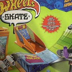 Hot Wheels Skate Entire Set With Four Boards