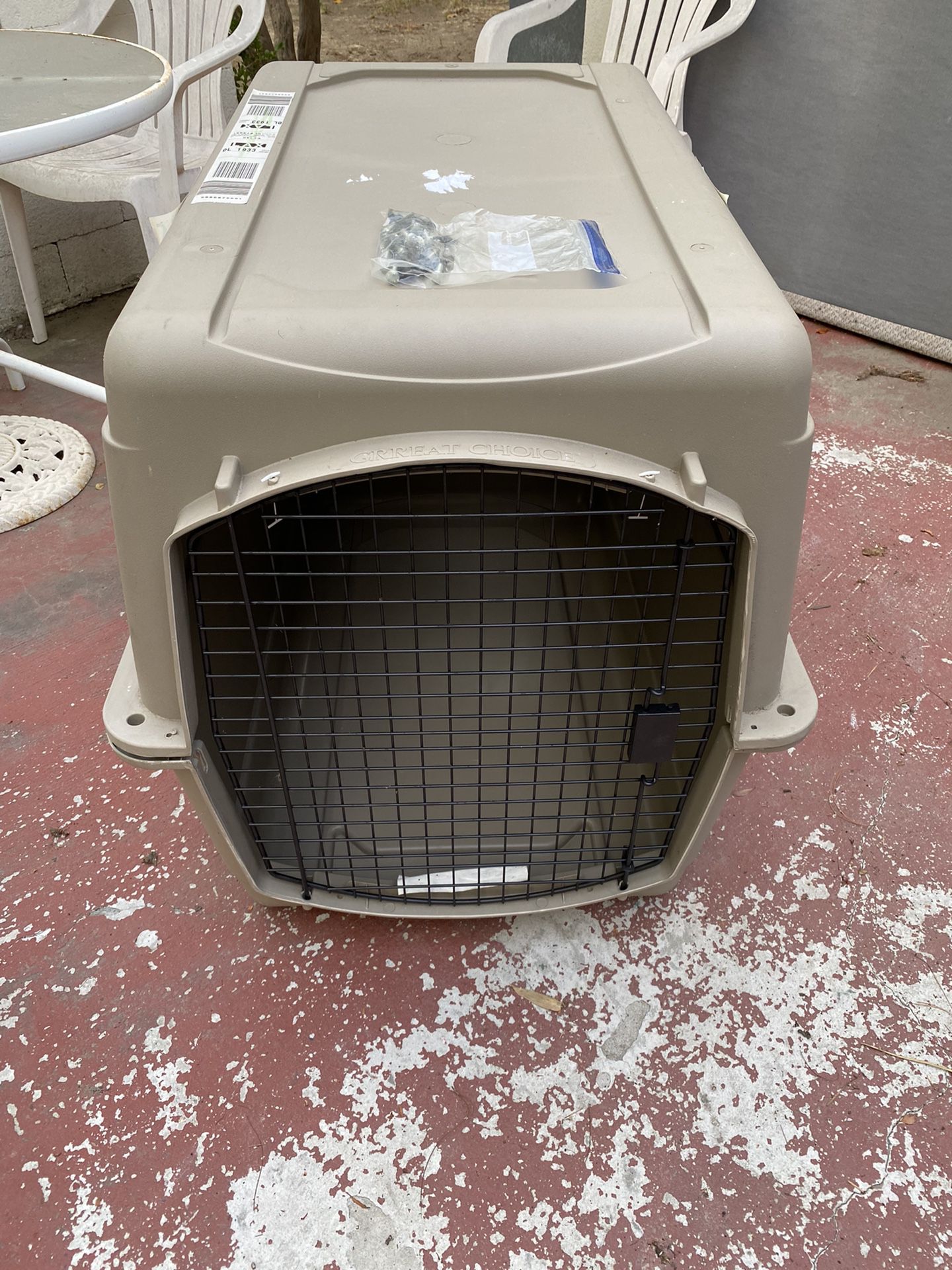 Pet seem Extra Large Cat Carrier for Sale in Los Angeles, CA - OfferUp