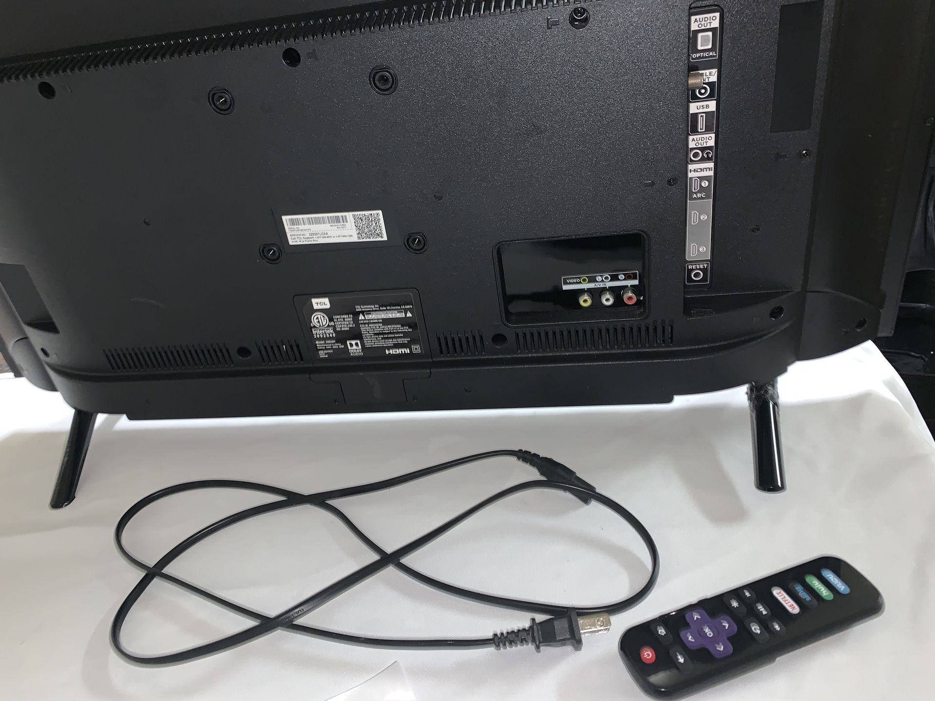 TCL 32” class 3-series HD LED ROKU SMART TV