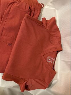 Scrub set