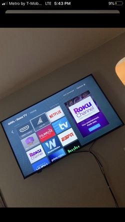 Roku tv comes with remote and tv pegs