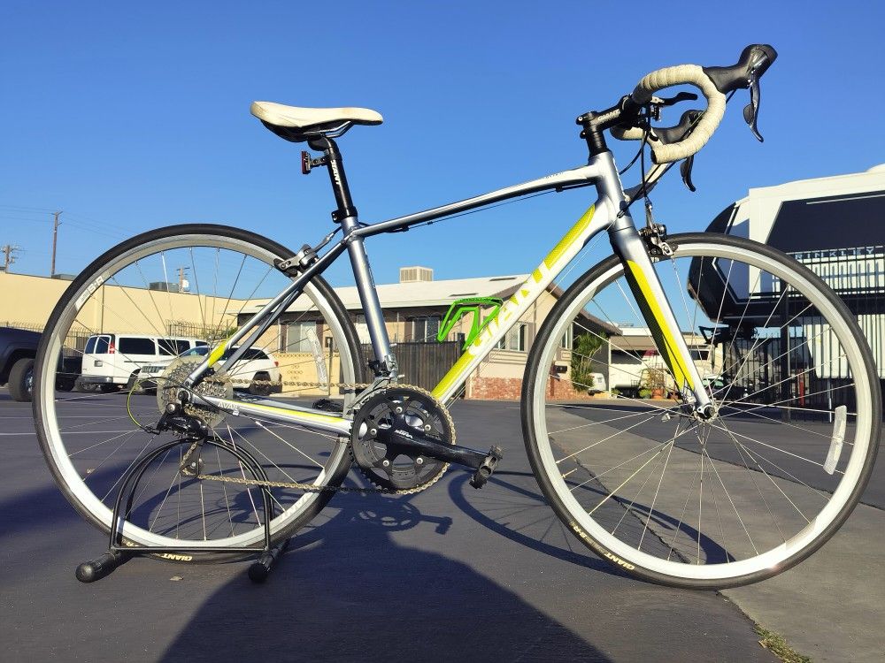 Giant Road Bike Aluminum 50cm Sora 
