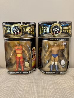 WWE Classic Superstars – Hulk Hogan Limited Edition Figures (Lot of 2)
